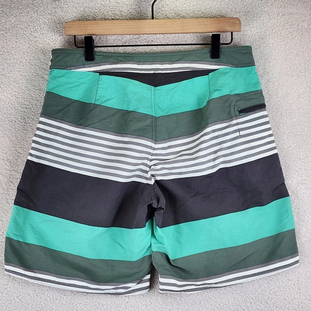Patagonia Scallop Hem Board Shorts Mens 32 Teal Grey Striped Surf Swim Trunks‎
